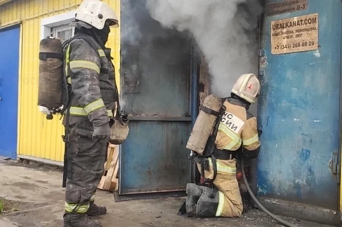    20 пожаров потушили за сутки в Свердловской области