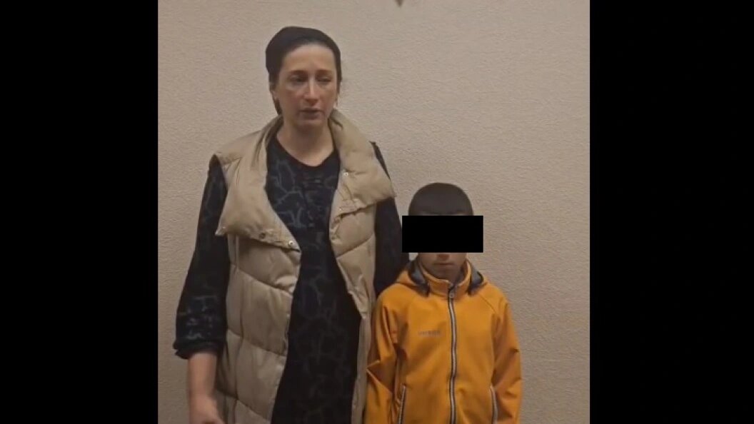    Кадр видео с извинениями.