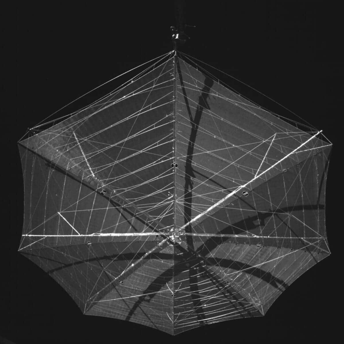    Антенна-ретранслятор спутника Biomass / © ESA