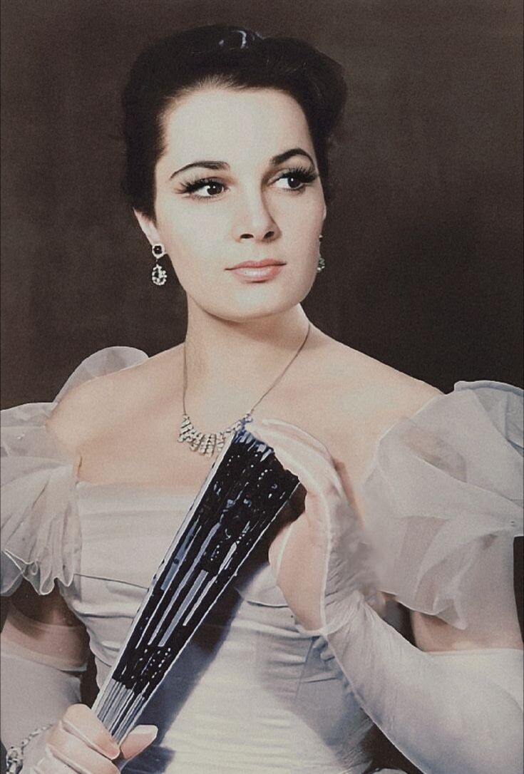 Элина Быстрицкая в молодости!