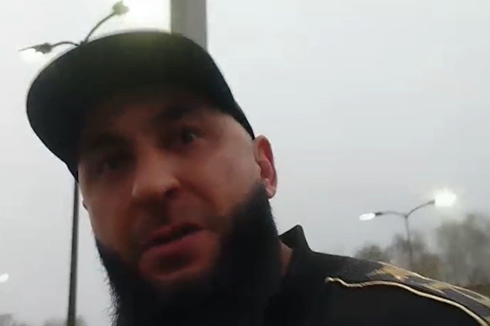 Екатеринбурженке, на которую напал мужчина на Mercedes, начали угрожать неизвестные