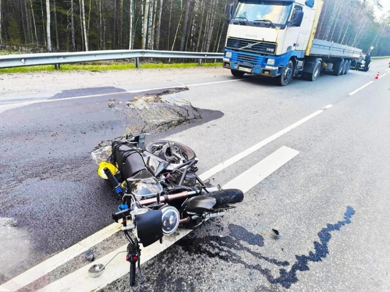    Появились фото с трассы "Сортавала", где погиб байкер ДТП в Петрозаводске и Карелии