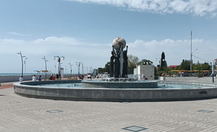 ФТ Сириус, Имеретинская набережная, фонтан "Дружба народов" у бульвара Надежд, май 2025 года
