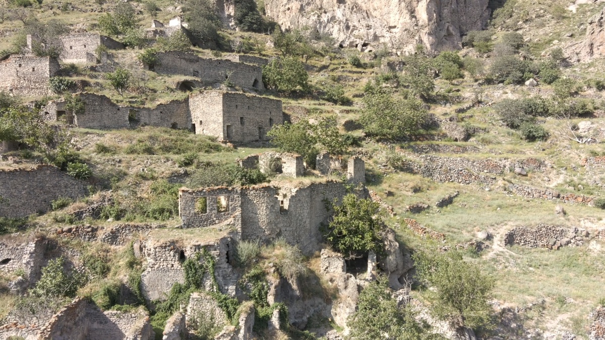 Первые поселенцы появились здесь в I-II веке до нашей эры. Фото автора.