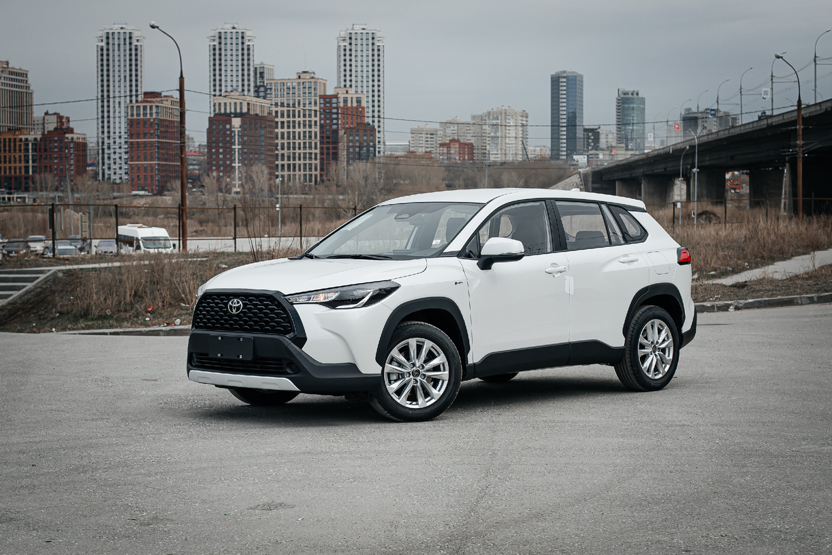 Corolla Cross Hybryd (привезли клиенту из Китая под заказ)