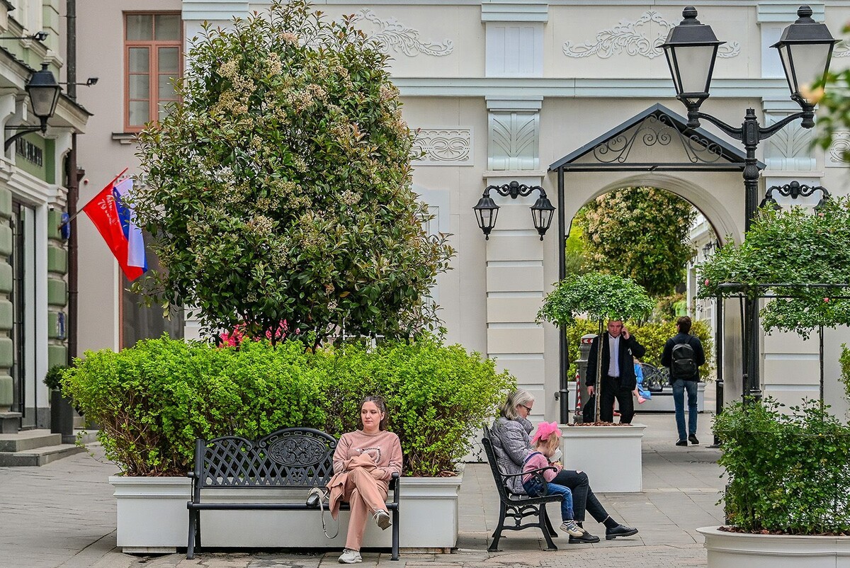    Фестиваль «Сады и цветы» представил летние прогулочные маршруты
