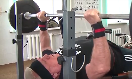     Пенсионер из Заозёрного привёз две золотые медали с кубка мира по пауэрлифтингу