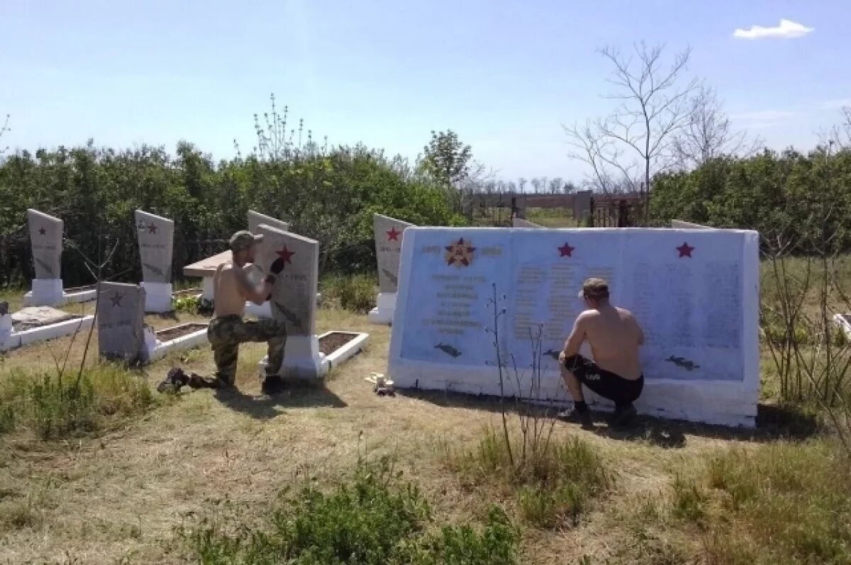    Бойцы СВО из Удмуртии восстановили заброшенное кладбище времён ВОВ