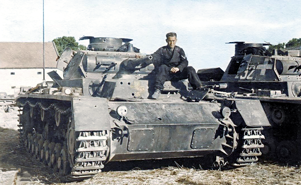 Танк PzKpfw III Ausf. D "242" из 1 Panzer-Division. Польша, сентябрь 1939 г.