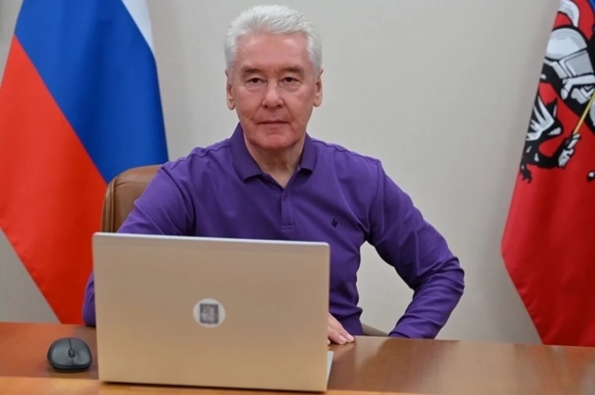    Собянин поздравил медсестер и медбратьев с профессиональным праздником