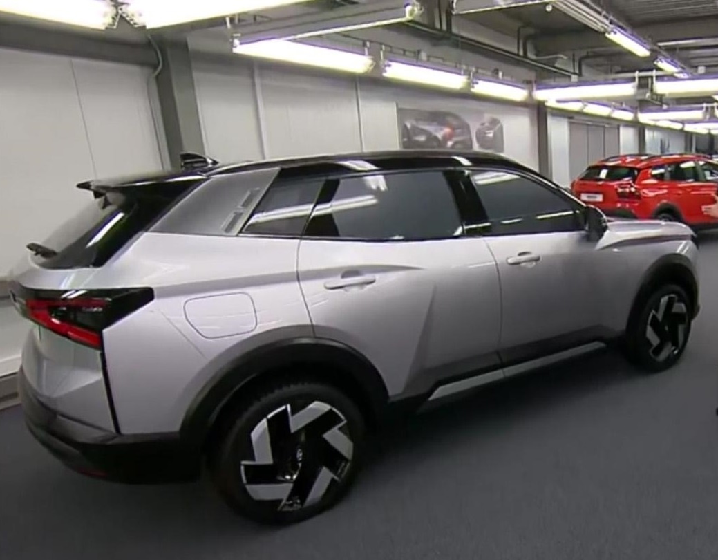 Перспективный кроссовер АвтоВАЗа Lada B+Cross на презентации новых моделей в январе с.г. в Тольятти