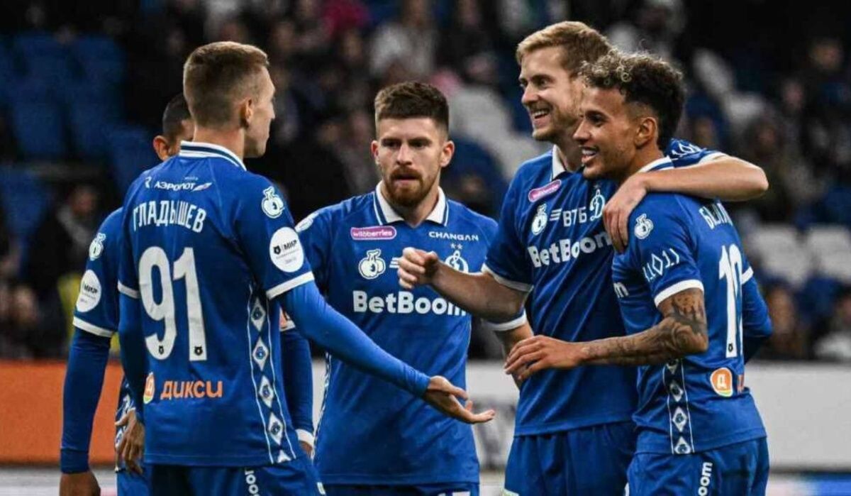     Футболисты "Динамо". Источник: ria.ru Автор фото: Владимир Федоренко