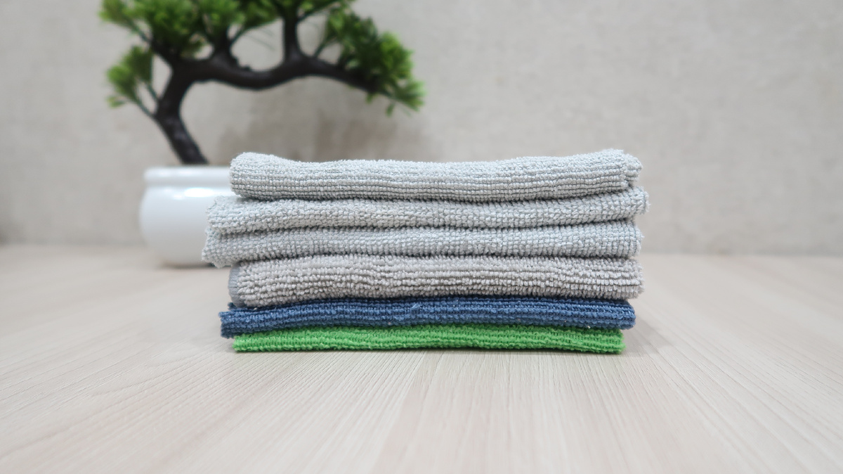 У меня 10 таких небольших салфеток и 2 большие половые тряпки.