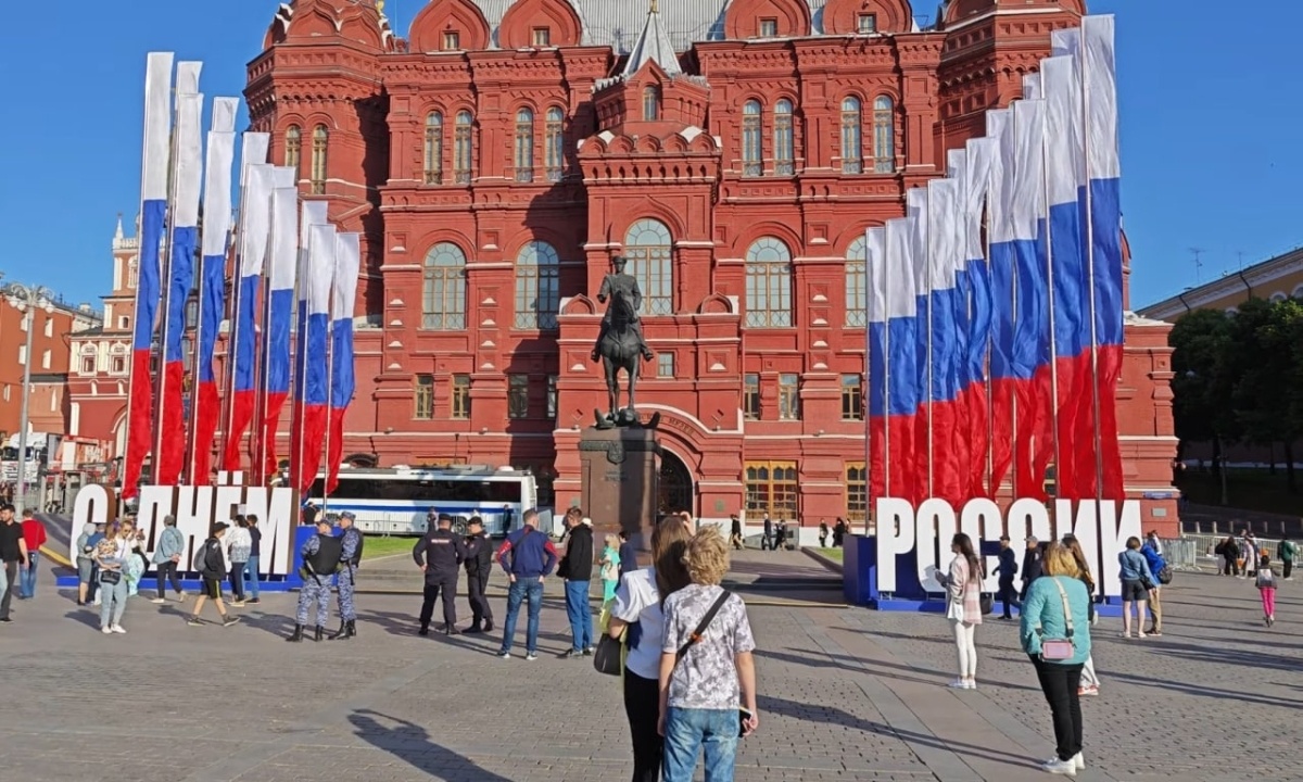    Следующие длинные выходные в РФ будут во время празднования Дня России