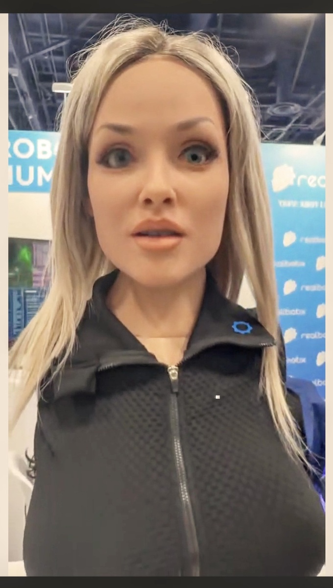 Такой образец был представлен на выставке. Куклу можно было протестировать как в общении, так и на ощупь :)