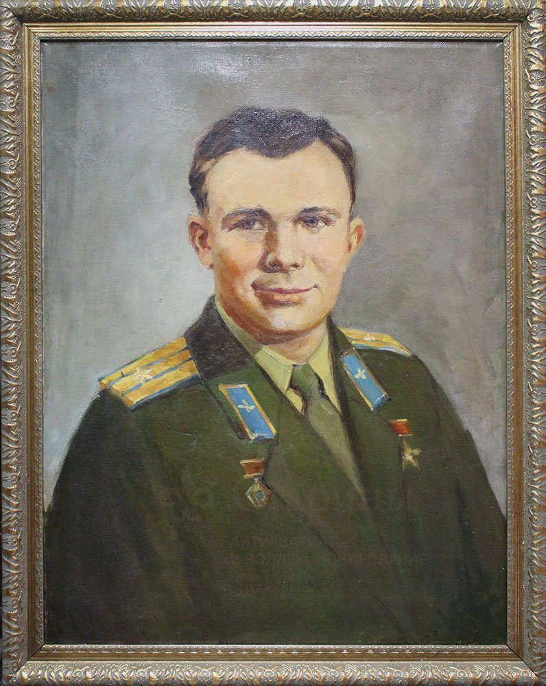 Портрет Героя Советского Союза, летчика-космонавта Гагарина Ю. А., холст, масло, багет, CCCР, 1960-е. Фото с нашего сайта dvaveka.ru