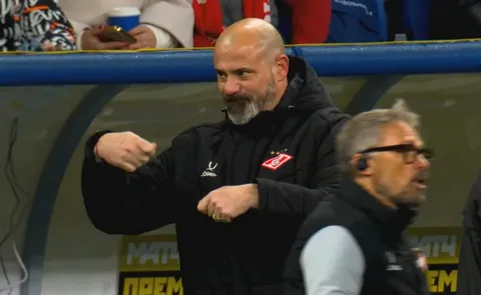 Спартак" скатился на пятое - после 0:2 от "Динамо". Станкович злится и показывает неоднозначные жесты. Из картинок Яндекса