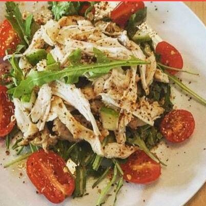 Теплый салат с куриной грудкой 