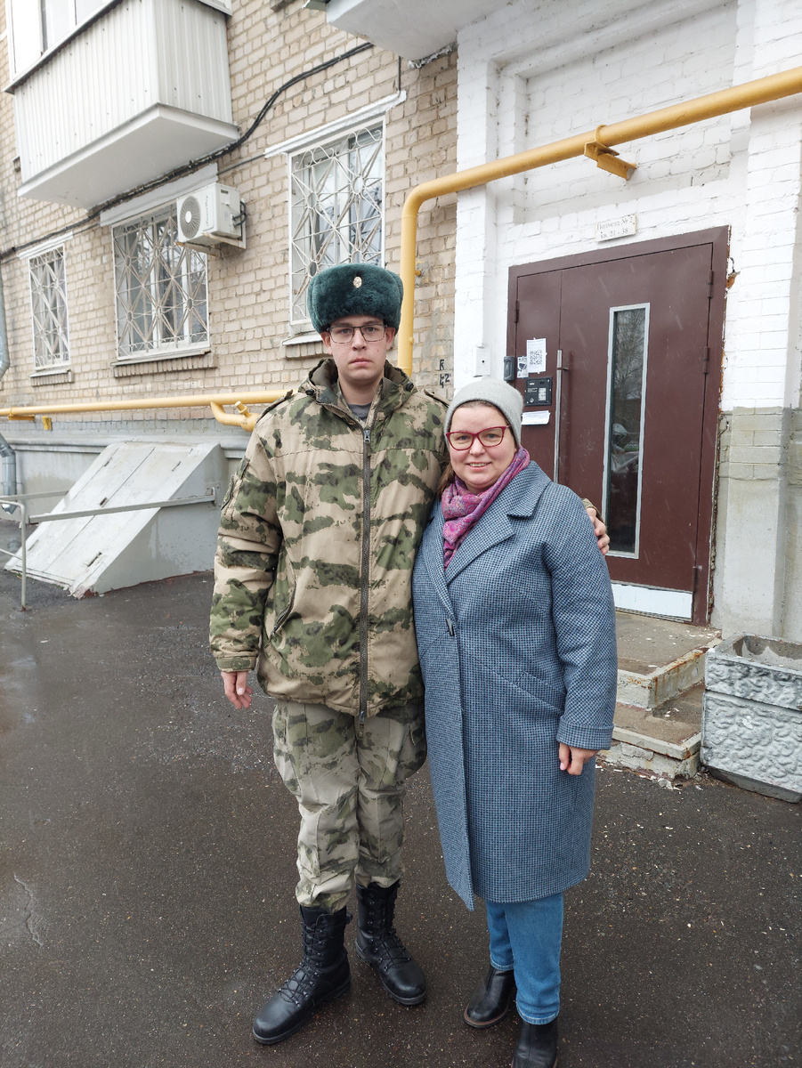 Фото сделано напротив моей пятиэтажки когда старший сын пришел из армии. 