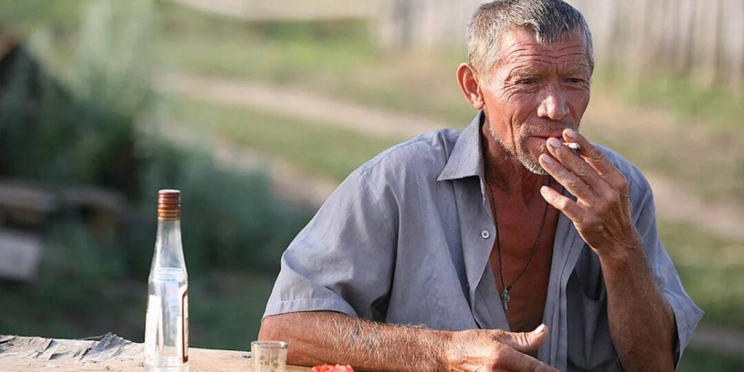 "До реки не дошёл — обрыгал гараж": как я протрезвел и стал другим человеком