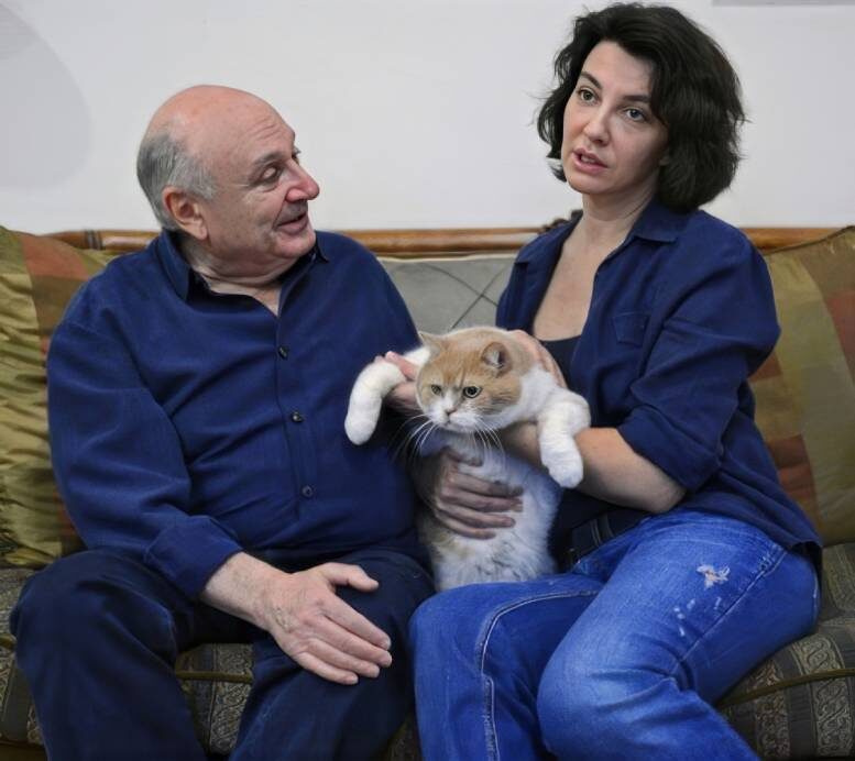    Михаил Жванецкий часто говорил жене: «тащи кота, давай погладим»Фото из личного архива Натальи Жванецкой