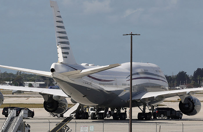    Самолет Boeing 747-8.REUTERS/Kevin Lamarque