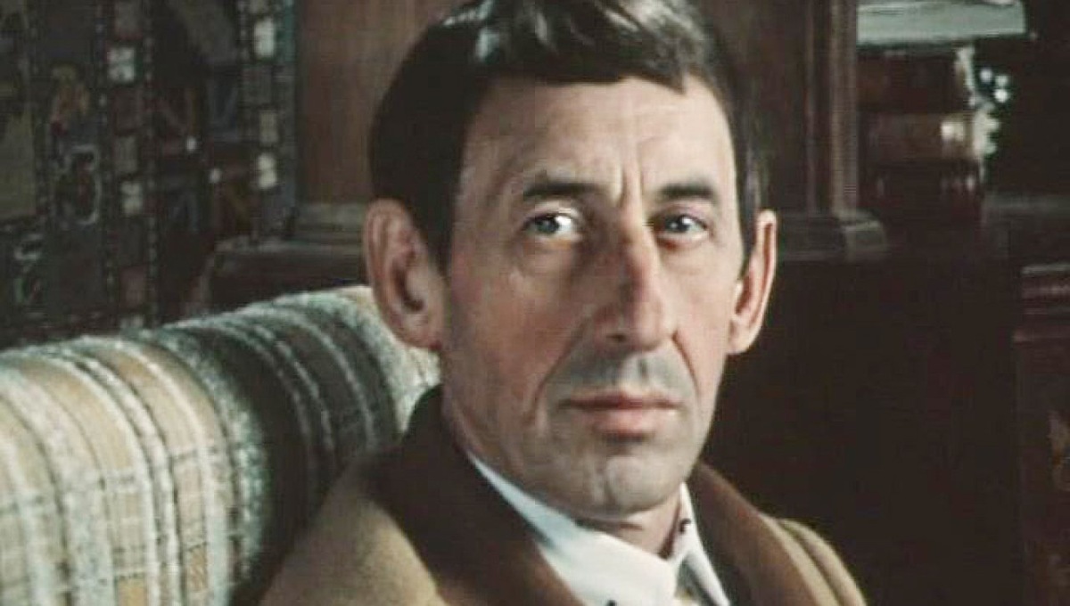 Кадр из кф "По семейным обстоятельствам"