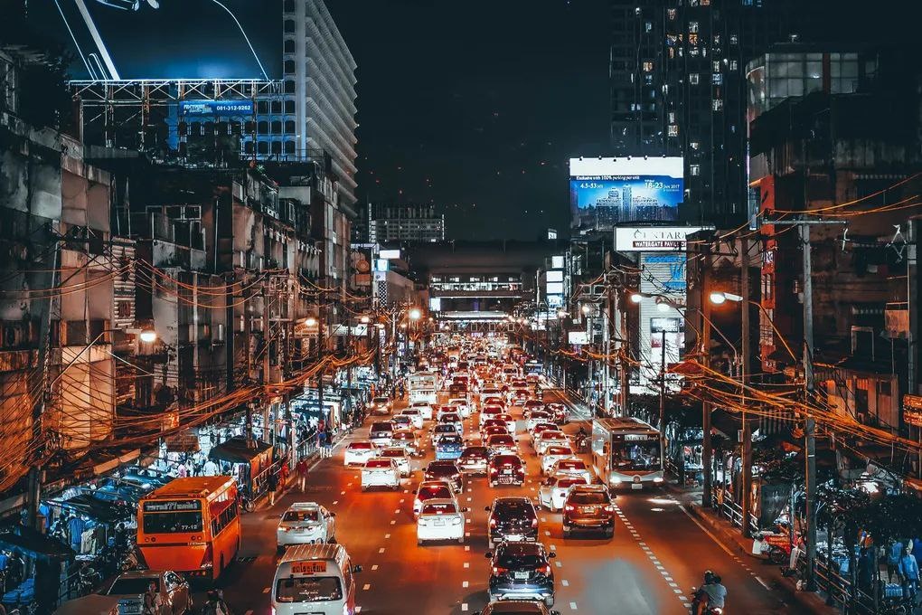 Обычный вечерний час-пик в городе.