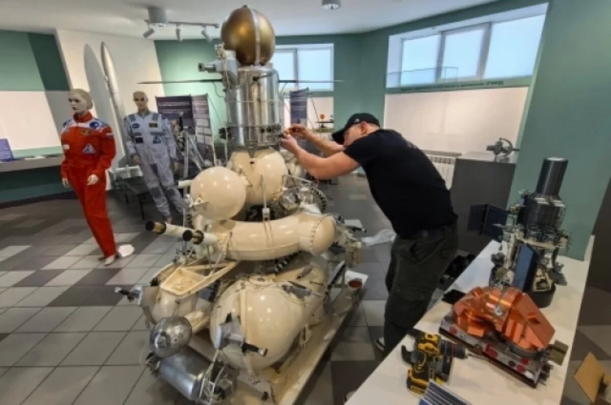    На Алтай доставили модели легендарной космической техники