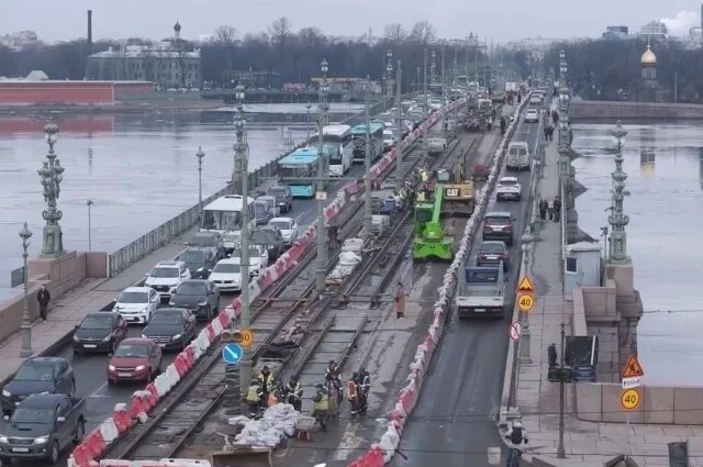    Когда в Петербурге откроют Троицкий мост?