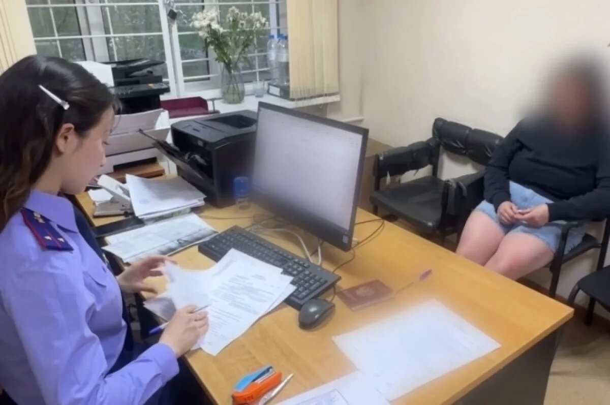    32-летнюю женщину, которая, по версии СК, устроила смертельные гонки, задержали. Меру пресечения суд планирует избрать ей 13 мая.