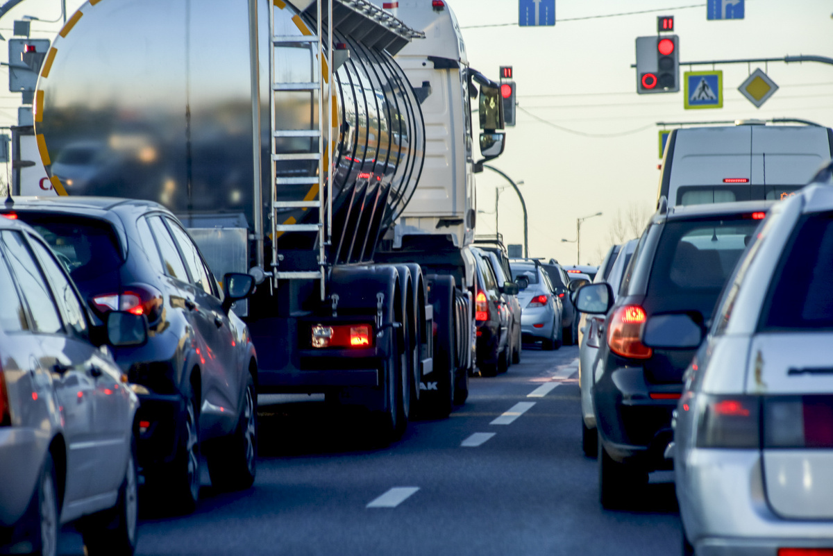 На этом участке специалисты ремонтируют трамвайные пути.  Фото: Фото: ФедералПресс / Елена Майорова