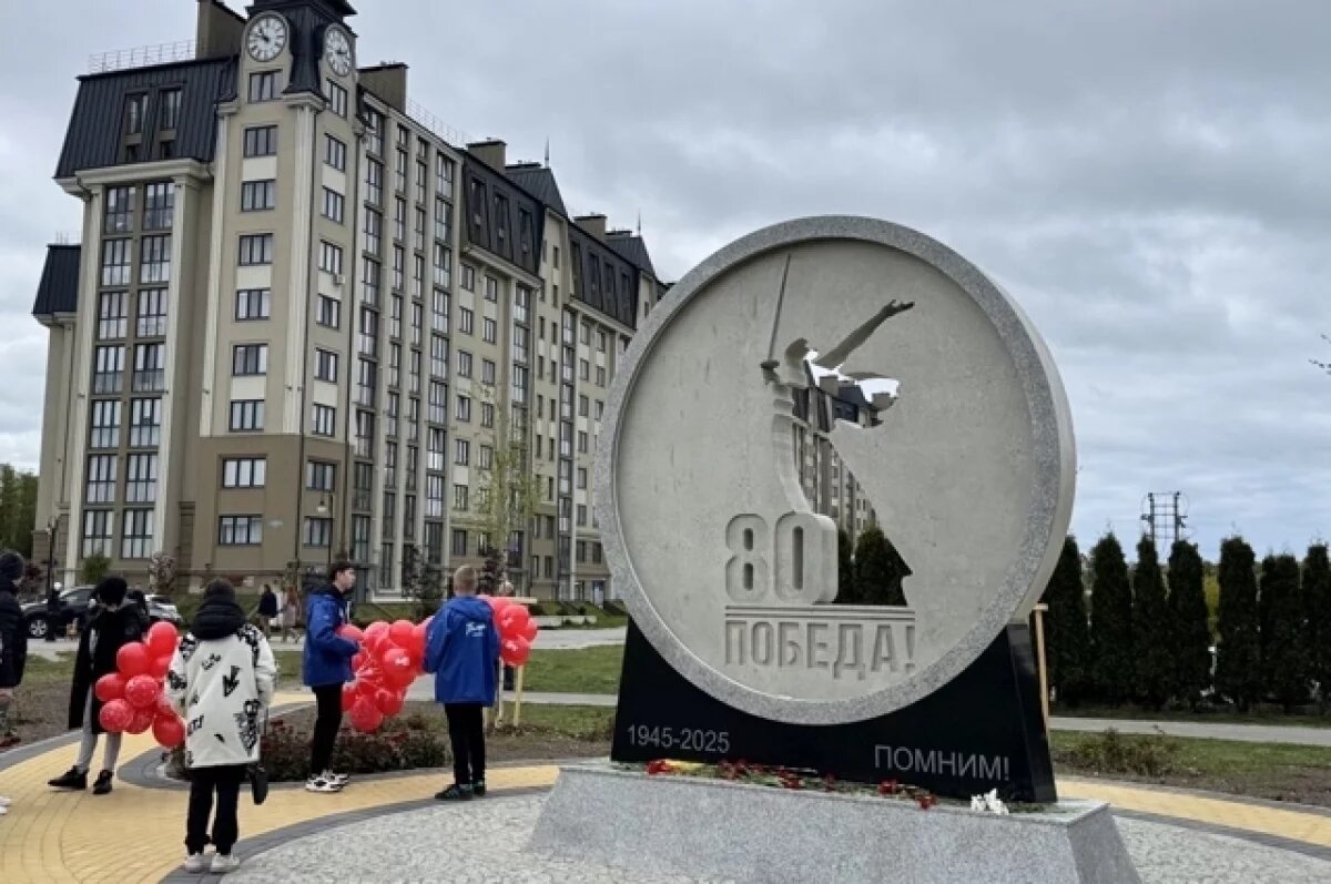    Калининградские строители изготовили мемориальный знак к 80-летию Победы