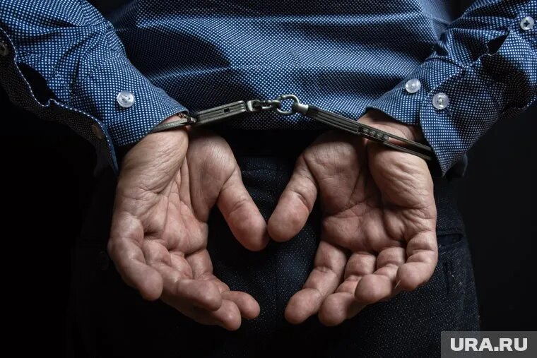 Мужчину задержали по делу о коррупции. Фото: Александр Кулаковский © URA.RU