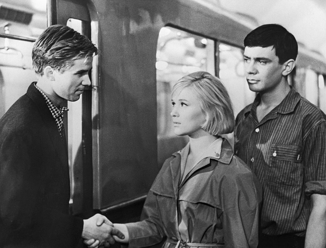 Кадр из фильма «Я шагаю по Москве»