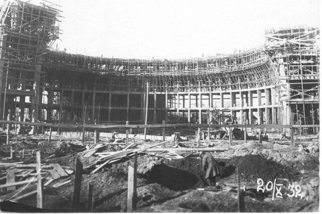    Строительство здания театра. Фото: НОВАТ