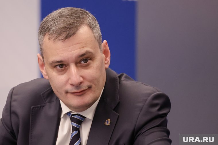    Хинштейн спросил у своих подписчиков в telegram-канале вопрос о том, могут ли люди с уголовным прошлым работать во власти