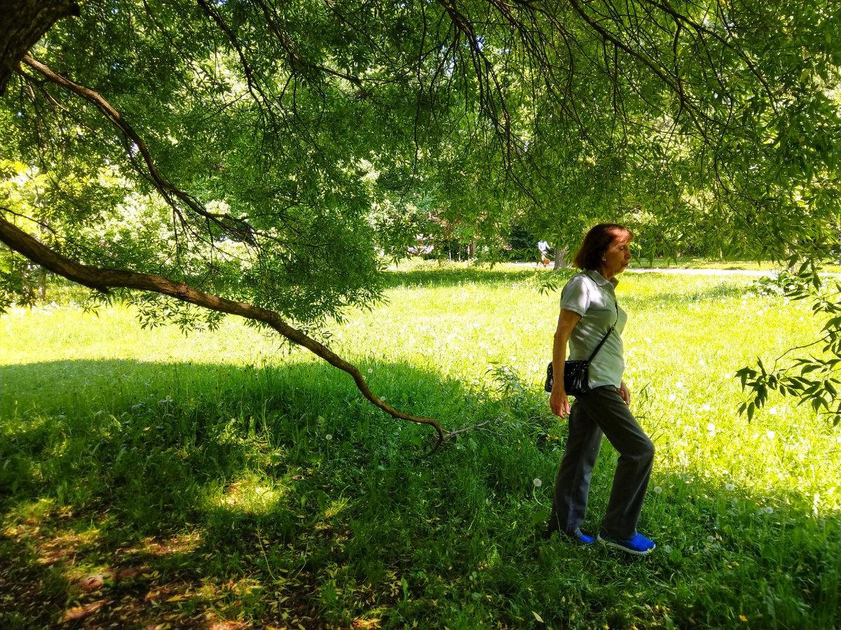 2019 год. Мама в Парке Челюскинцев