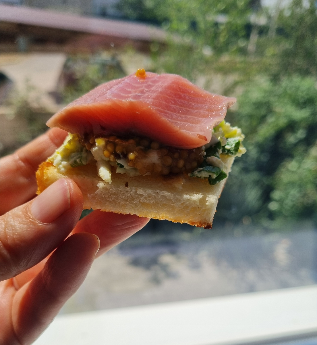 Я дегустирую. Мммм. Одобряю! 