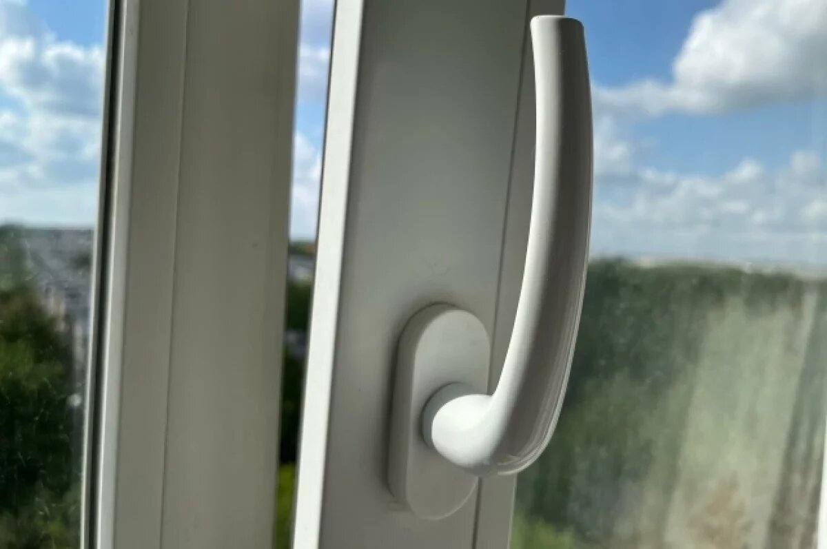    В Махачкале трёхлетний ребёнок погиб, выпав из окна пятого этажа