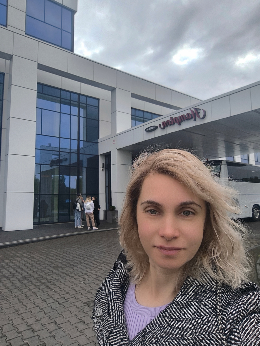 Фото автора. Беларусь. Брест. Около отеля Хилтон Хонорс.