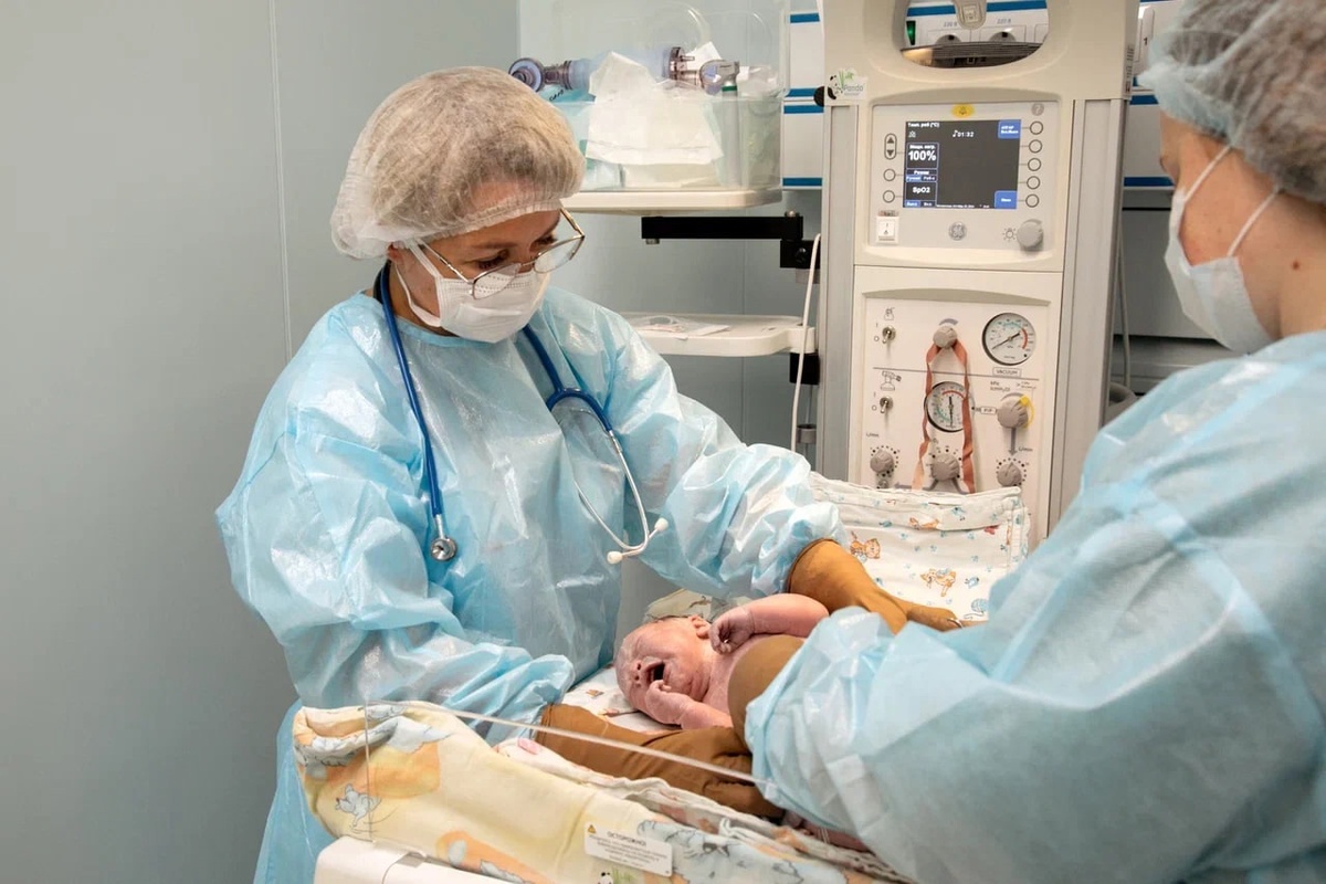    В Сургутском центре охраны материнства и детства за четыре месяца этого года родилось 2404 ребенка