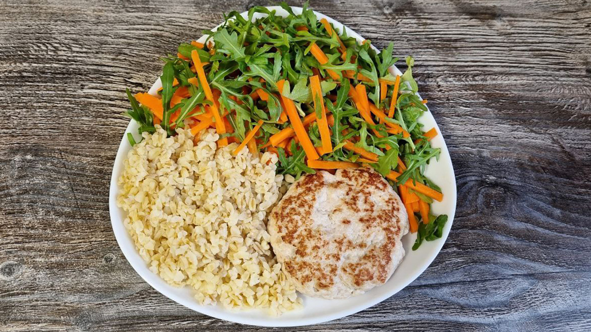 Половина тарелки — это клетчатка