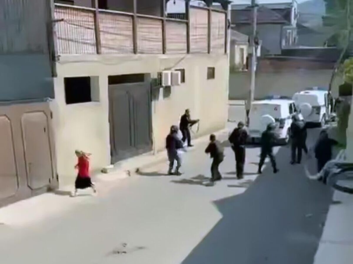    Перестрелка в Махачкале, Дагестан. Кадр видео© Соцсети