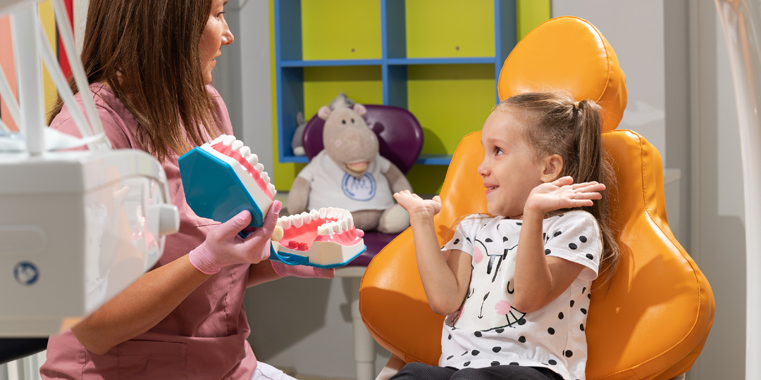 Молочные зубы у детей: лечить или не стоит?