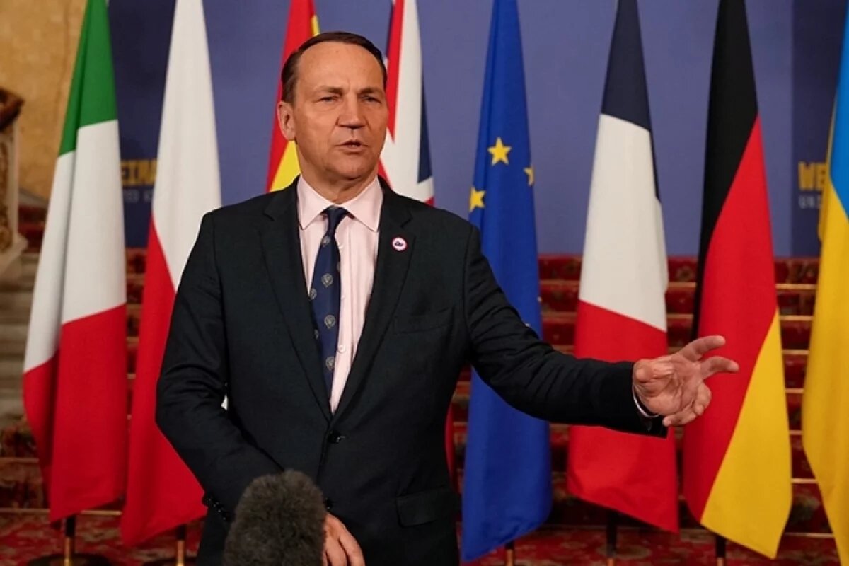    Радослав Сикорский.