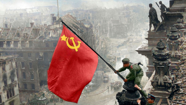 ©Evgueni Khaldei/akg-images/Vostock Photo