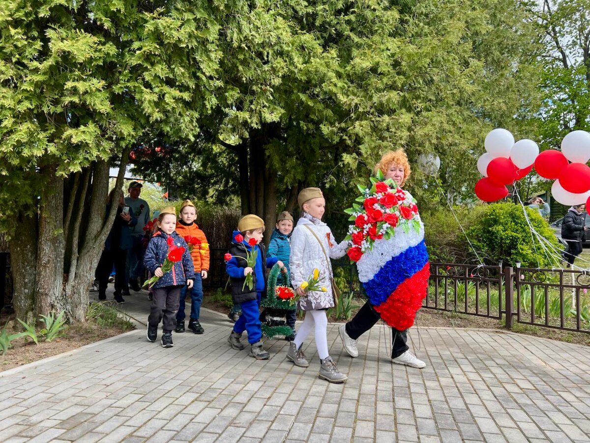 Возложение цветов продолжилось в деревне Шелково