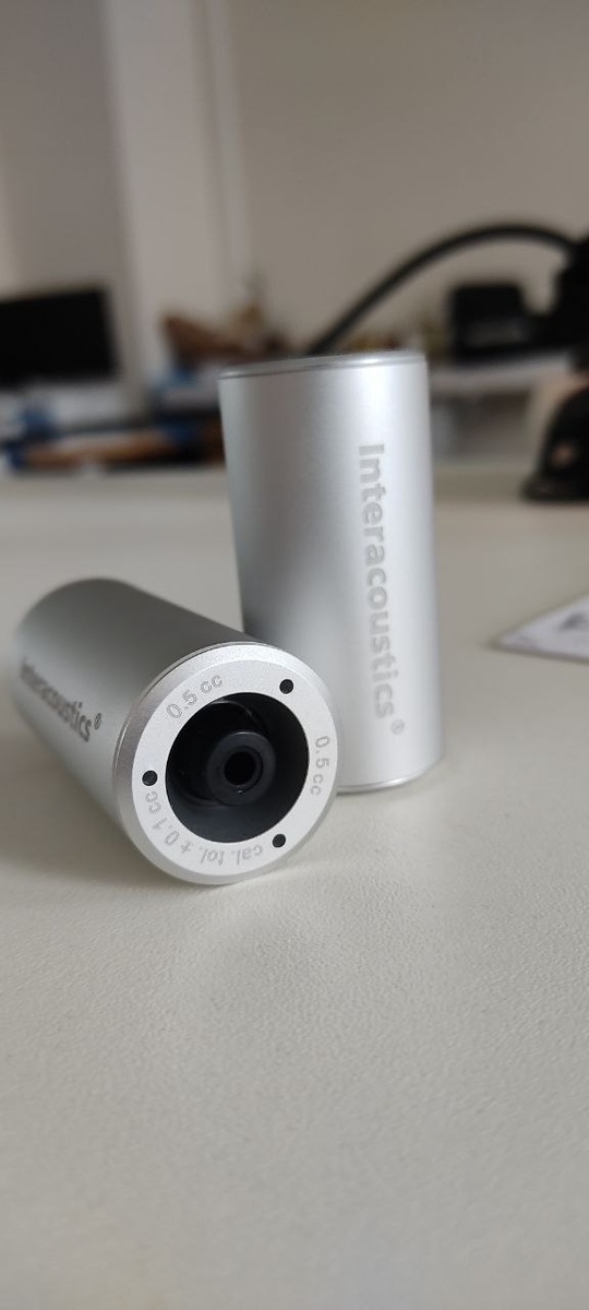 Металлические цилиндры в наборе с тимпанометром зачем они?