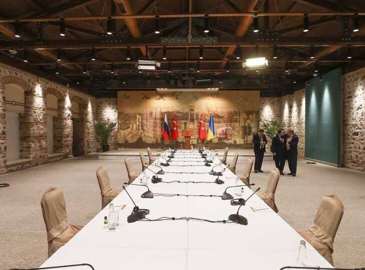     Перед началом переговоров делегаций РФ и Украины в Стамбуле-2022. Источник: sabah.com.tr.